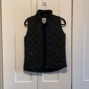 Heather black vest